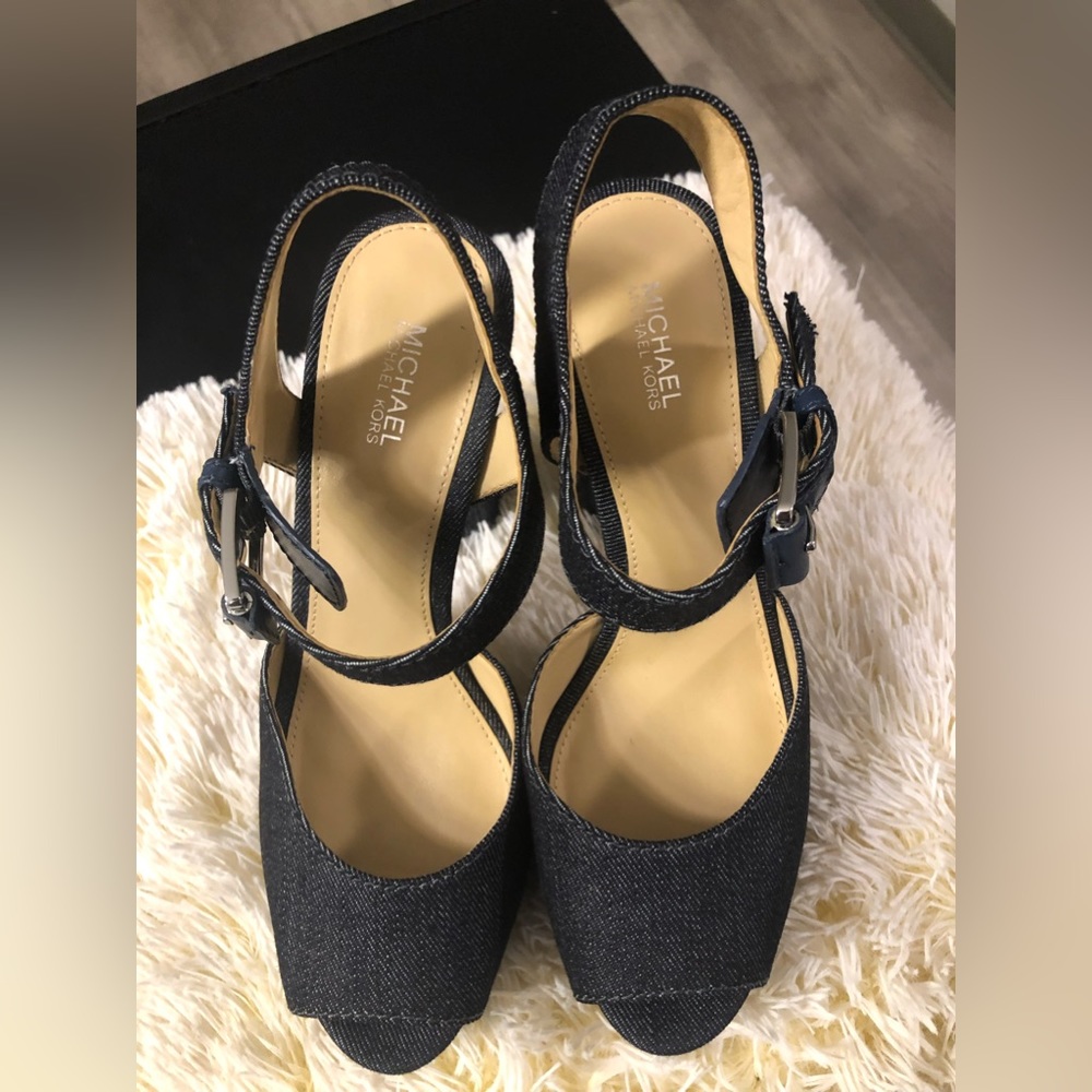 Micheal Kors !!!! Blue Jean peep toe heels EUC